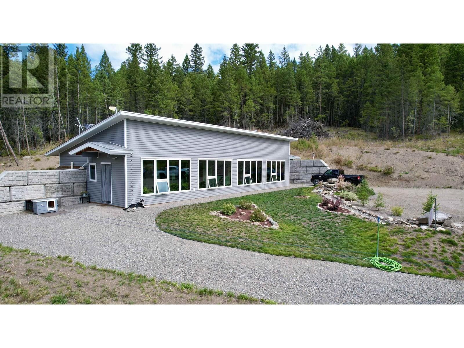 Main Photo: 2325 CHIMNEY LAKE ROAD in Williams Lake: House for sale : MLS®# R2814964