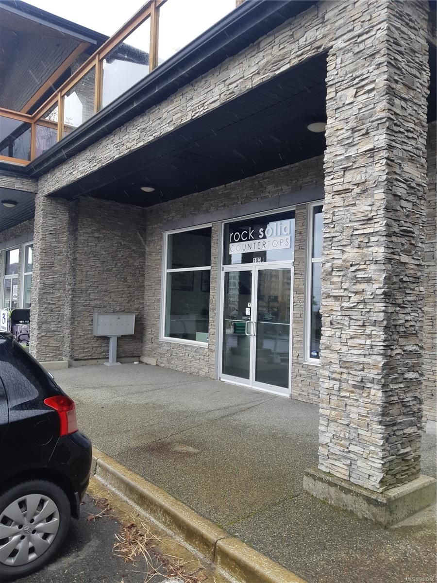Main Photo: 103 679 Terminal Ave in Nanaimo: Na Departure Bay Mixed Use for sale : MLS®# 948280