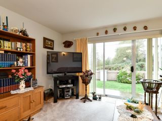 Photo 5: 2 595 Evergreen Rd in CAMPBELL RIVER: CR Campbell River Central Row/Townhouse for sale (Campbell River)  : MLS®# 827256