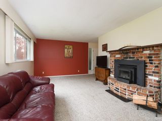 Photo 1: 2118 Bradford Ave in Sidney: Si Sidney North-East House for sale : MLS®# 844026