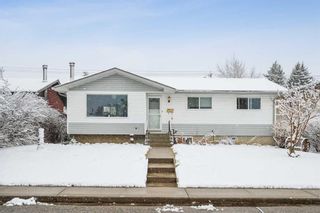 Main Photo: 7711 37 Avenue NW in Calgary: Bowness Detached for sale : MLS®# A2121798
