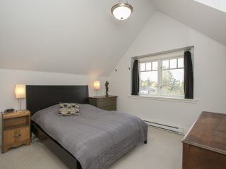 Photo 11: 402 E 30TH Avenue in Vancouver: Fraser VE House for sale in "Main Street" (Vancouver East)  : MLS®# R2212798