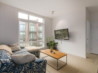 Photo 4: 408 733 W 3RD STREET in North Vancouver: Harbourside Condo for sale : MLS®# R2424919