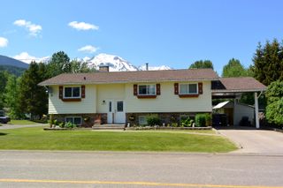 Photo 1: 1071 CEDAR Street in Smithers: Smithers - Town House for sale in "Wildwood" (Smithers And Area)  : MLS®# R2751790