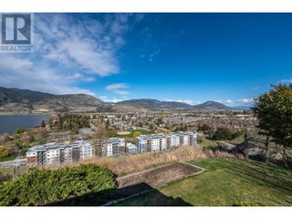 Photo 17: 105 Spruce Road in Penticton: House for sale : MLS®# 10310560