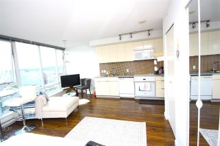 Photo 3: 2306 233 ROBSON Street in Vancouver: Downtown VW Condo for sale in "TV TOWERS 2" (Vancouver West)  : MLS®# R2324386