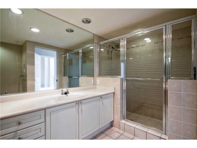 Photo 10: Photos: 403 3670 BANFF Court in North Vancouver: Northlands Condo for sale in "PARKGATE MANOR" : MLS®# V1065587