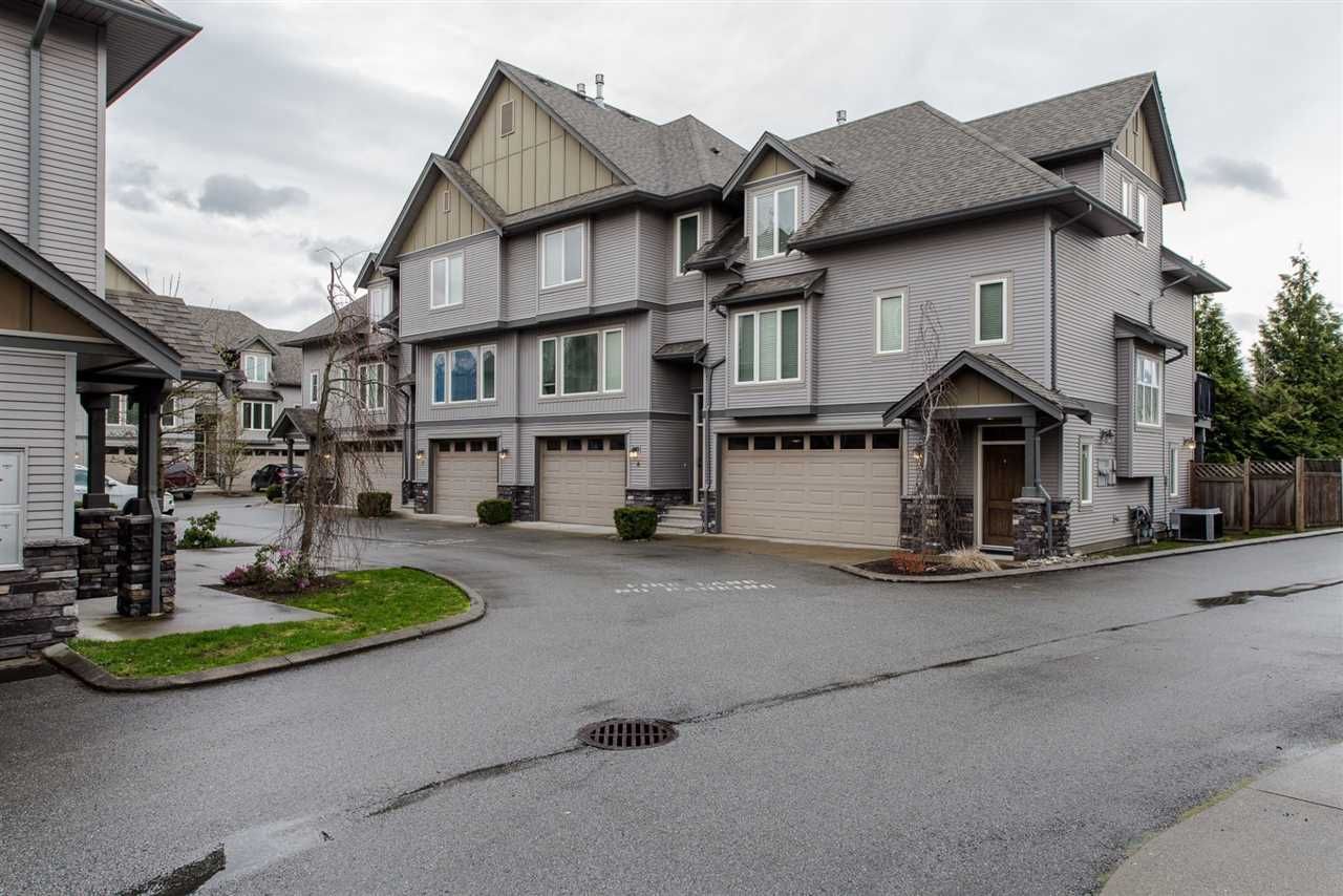 Main Photo: 5 46083 AIRPORT Road in Chilliwack: Chilliwack E Young-Yale Townhouse for sale in "GRAYSTONE ARBOUR" : MLS®# R2154060