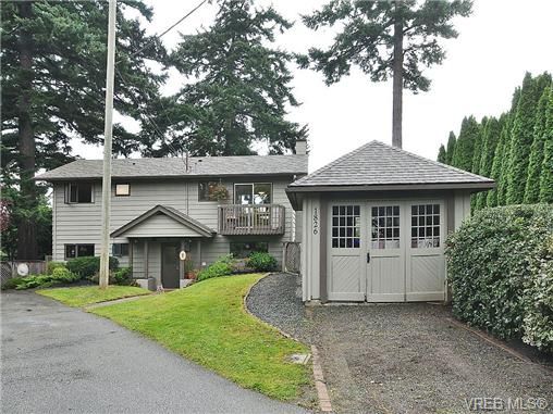 Main Photo: 1826 Leabrook Pl in VICTORIA: SE Gordon Head House for sale (Saanich East)  : MLS®# 652902