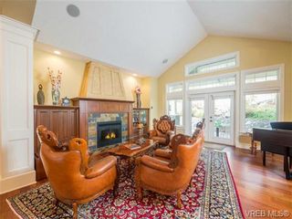 Photo 4: 1017 Valewood Trail in VICTORIA: SE Broadmead House for sale (Saanich East)  : MLS®# 741908