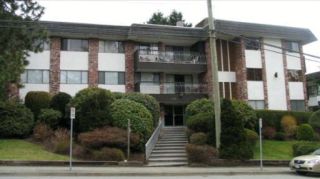 Photo 1: 204 1330 MARTIN Street: White Rock Condo for sale in "THE COACH HOUSE" (South Surrey White Rock)  : MLS®# R2067550