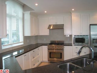 Photo 6: 404 14824 N BLUFF Road: White Rock Condo for sale in "Belaire" (South Surrey White Rock)  : MLS®# F1106158