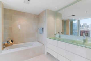 Photo 15: 2306 8 SMITHE Mews in Vancouver: Yaletown Condo for sale in "Flagship" (Vancouver West)  : MLS®# R2859504