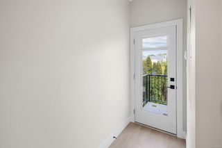 Photo 12: 2706 Graham St in Victoria: Vi Hillside Row/Townhouse for sale : MLS®# 884555