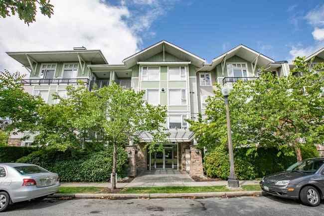 Main Photo: 415 7089 MONT ROYAL SQUARE in Vancouver East: Home for sale : MLS®# R2394689