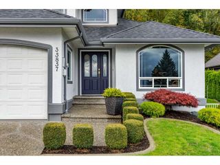 Photo 2: 35857 REGAL Parkway in Abbotsford: Abbotsford East House for sale : MLS®# R2414577