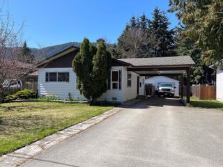 Photo 1: 610 Shuswap Avenue, in Sicamous: House for sale : MLS®# 10271406