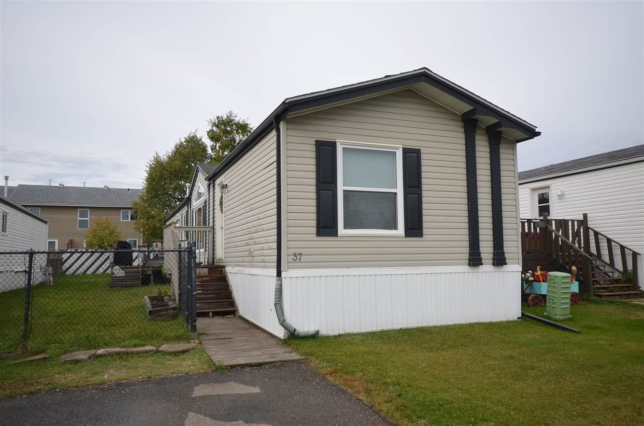 Main Photo: 37 9203 82 Street in Fort St. John: Fort St. John - City SE Manufactured Home for sale in "THE COURTYARD AT SOUTHRIDGE" (Fort St. John (Zone 60))  : MLS®# R2501590