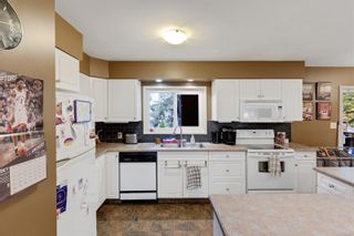 Photo 11: 935 Garthland Rd in Esquimalt: Es Kinsmen Park House for sale : MLS®# 889501