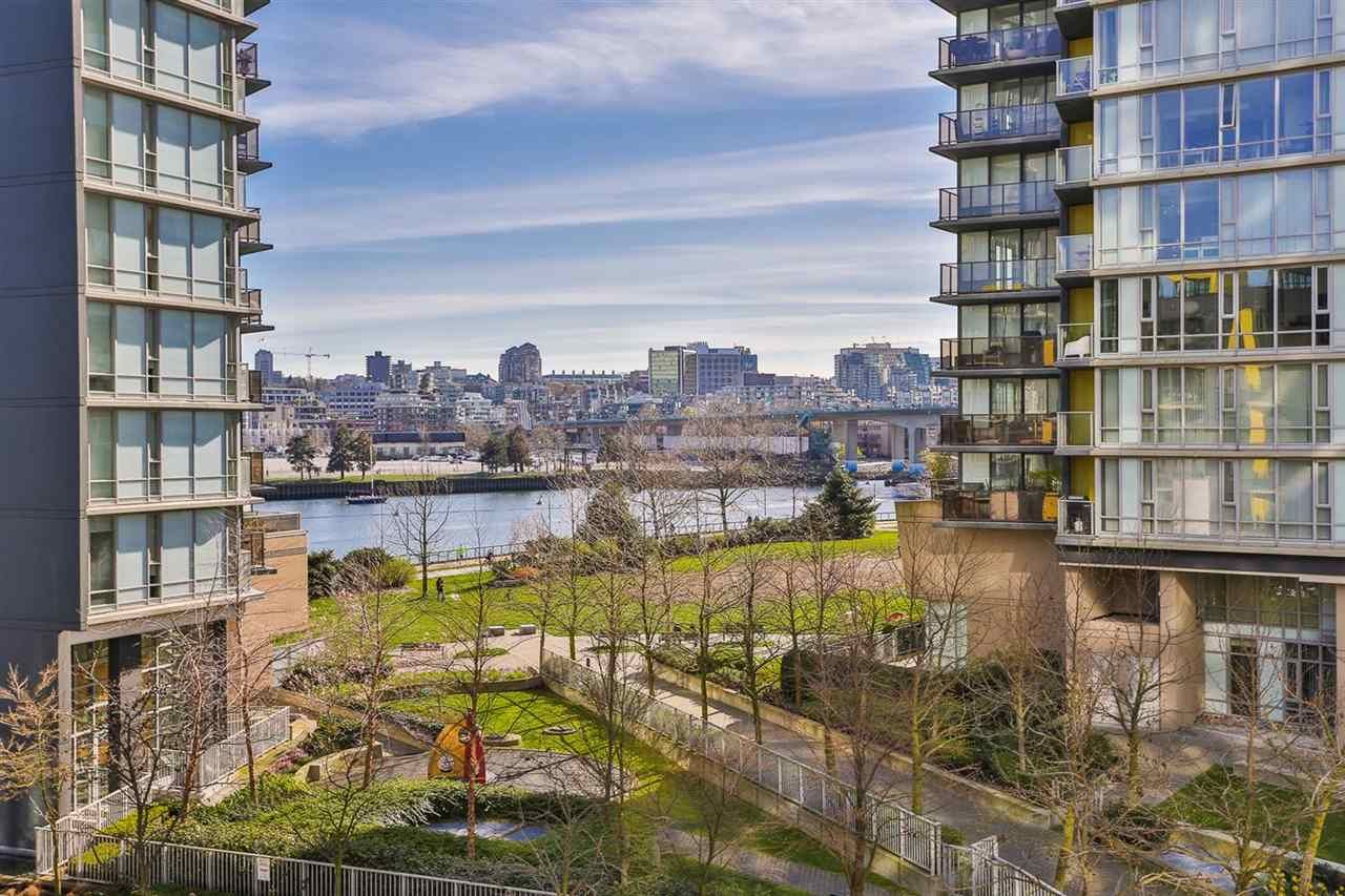 Main Photo: 503 33 SMITHE Street in Vancouver: Yaletown Condo for sale in "COOPER'S LOOKOUT" (Vancouver West)  : MLS®# R2046683