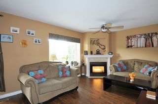 Photo 2: 6 12268 189A Street in Pitt Meadows: Central Meadows Townhouse for sale in "MEADOW LANE ESTATES" : MLS®# R2167724