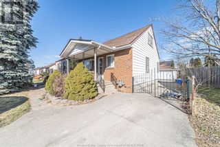 Photo 2: 1164 JOSEPHINE in Windsor: House for sale : MLS®# 23021120