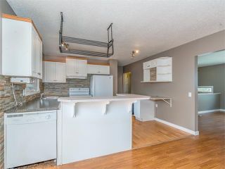 Photo 10: 504 LYSANDER Drive SE in Calgary: Ogden House for sale : MLS®# C4116400