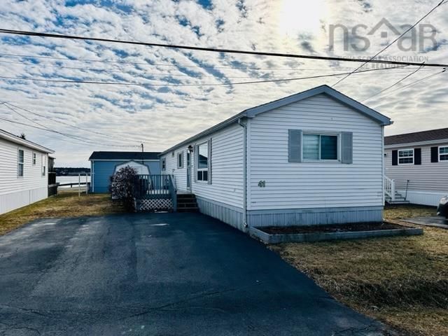 Main Photo: 41 That Street in Porters Lake: 31-Lawrencetown, Lake Echo, Port Residential for sale (Halifax-Dartmouth)  : MLS®# 202401536