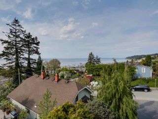 Main Photo: 1216 EVERALL Street: White Rock House for sale in "WHITE ROCK HILLSIDE" (South Surrey White Rock)  : MLS®# R2061873