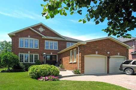 Main Photo: 926 Comfort Lane in Newmarket: House (2-Storey) for sale (N07: NEWMARKET)  : MLS®# N1422704