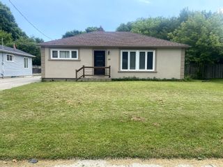 Photo 1: 63 Howard Road in Newmarket: Huron Heights-Leslie Valley House (Bungalow) for lease : MLS®# N8443374