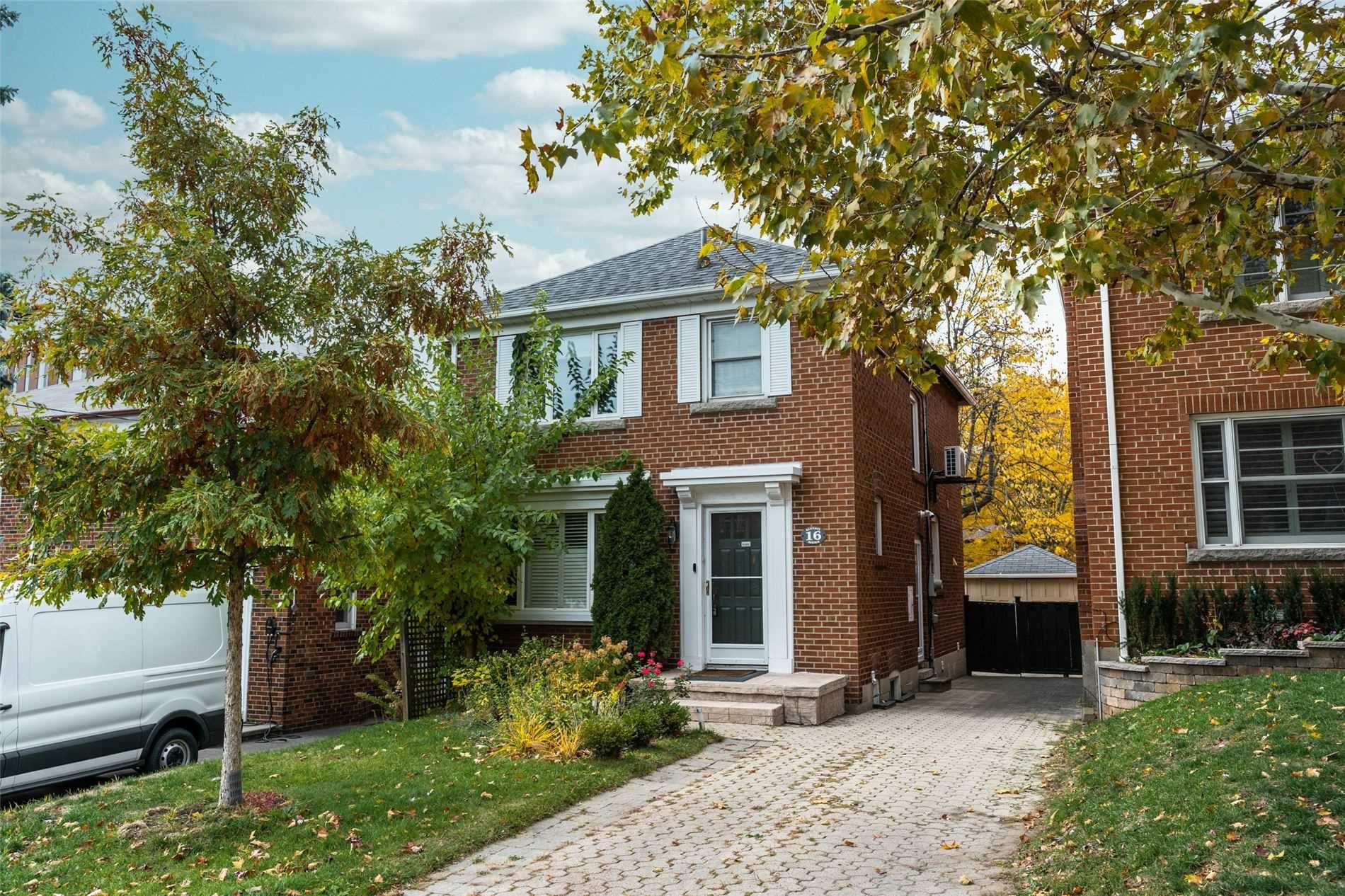 Main Photo: 16 Glenavy Avenue in Toronto: Mount Pleasant East House (2-Storey) for lease (Toronto C10)  : MLS®# C5808152