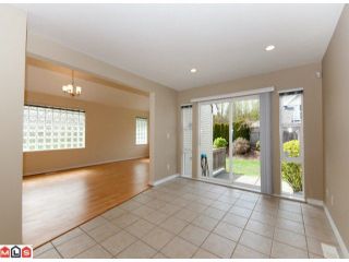 Photo 4: 67 13918 58TH Avenue in Surrey: Panorama Ridge Townhouse for sale in "ALDER PARK" : MLS®# F1009963