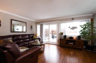 Photo 1: 4846 TURNBUCKLE Wynd in Delta: Ladner Elementary Townhouse for sale in "HARBOURSIDE" (Ladner)  : MLS®# R2351171