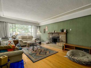 Photo 2: 2298 E 27TH Avenue in Vancouver: Victoria VE House for sale (Vancouver East)  : MLS®# V1127725