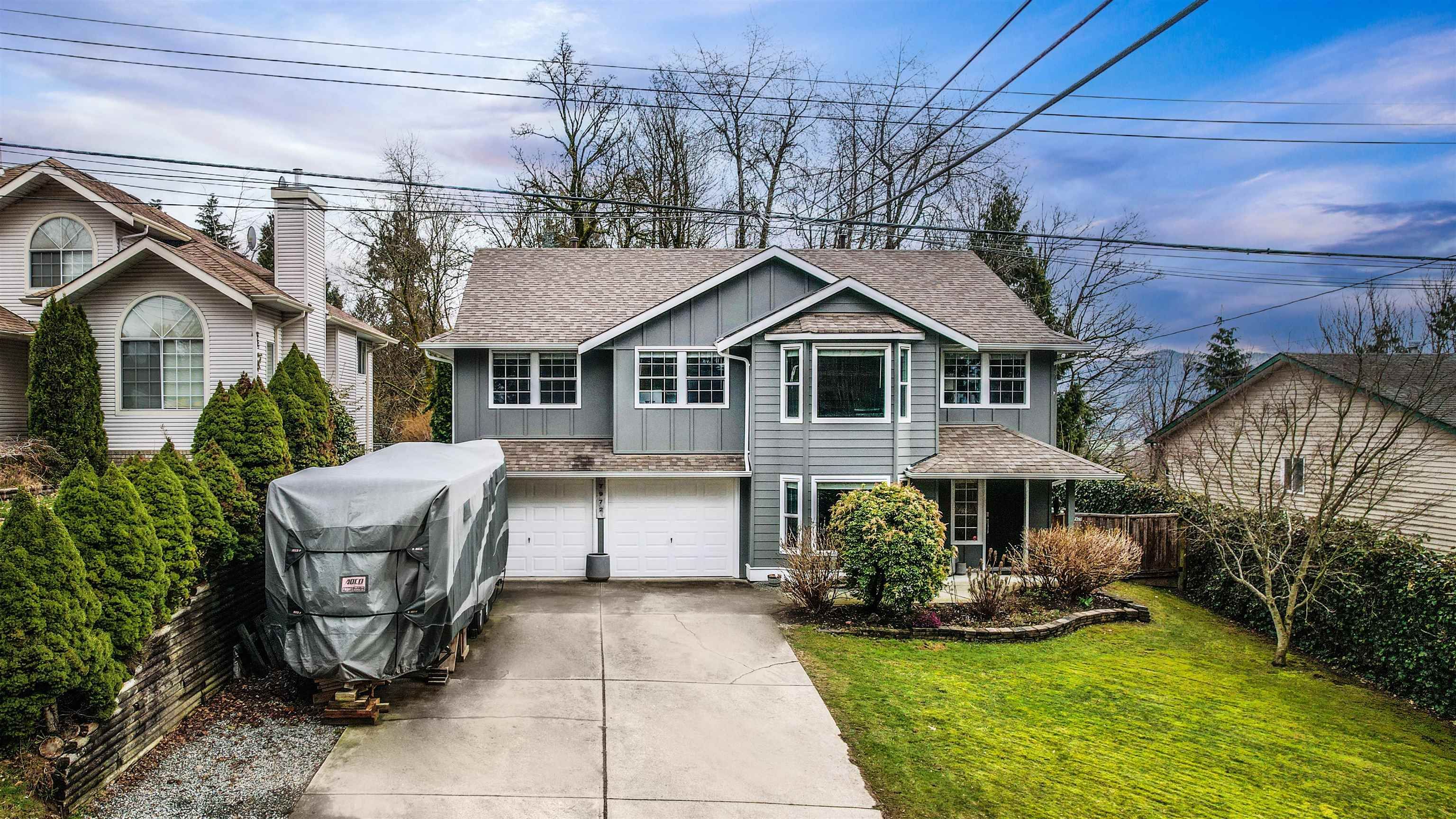 Main Photo: 7972 DUNSMUIR Street in Mission: Mission BC House for sale : MLS®# R2665608