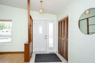 Photo 4: 194 Whitegates Crescent in Winnipeg: Westwood Residential for sale (5G)  : MLS®# 202113128