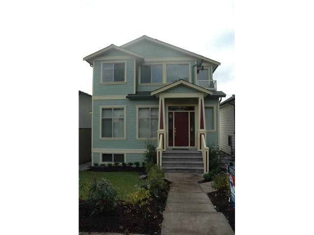 Main Photo: 3686 E GEORGIA ST in Vancouver: Renfrew VE House for sale (Vancouver East)  : MLS®# V1040327
