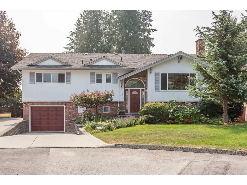 Main Photo: 319 MOUNT ROYAL Place in Port Moody: College Park PM House for sale : MLS®# R2298047