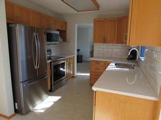 Photo 10: 39 Bethray Bay in Winnipeg: Bright Oaks Residential for sale (2C)  : MLS®# 202209703