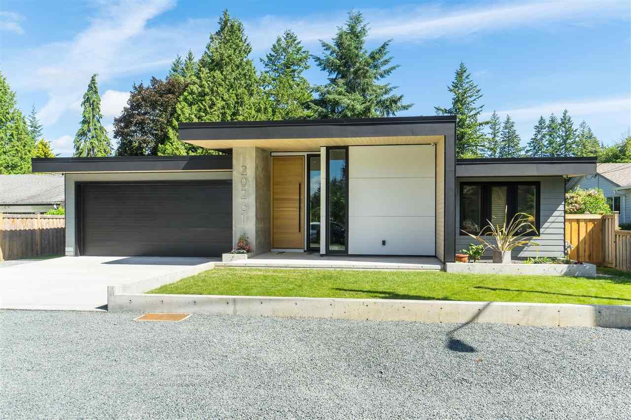 Main Photo: 20261 41 Avenue in Langley: Brookswood Langley House for sale in "Brookswood" : MLS®# R2465595
