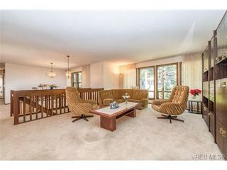 Photo 7: 1071 Quailwood Place in VICTORIA: SE Broadmead Residential for sale (Saanich East)  : MLS®# 327540