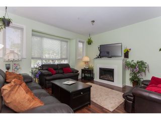 Photo 4: 22 20159 68TH Avenue in Langley: Willoughby Heights Townhouse for sale : MLS®# R2213781