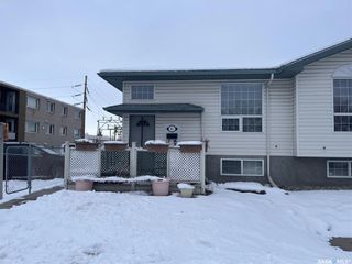 Photo 1: 9A ANGUS Road in Regina: Coronation Park Residential for sale : MLS®# SK951873