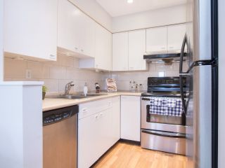 Photo 7: 407 1476 W 10TH Avenue in Vancouver: Fairview VW Condo for sale (Vancouver West)  : MLS®# R2092292