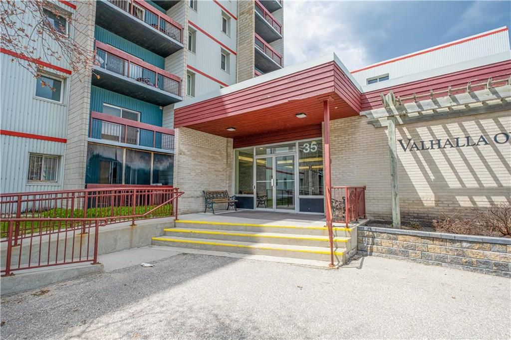 Main Photo: 113 35 Valhalla Drive in Winnipeg: North Kildonan Condominium for sale (3G)  : MLS®# 202210884