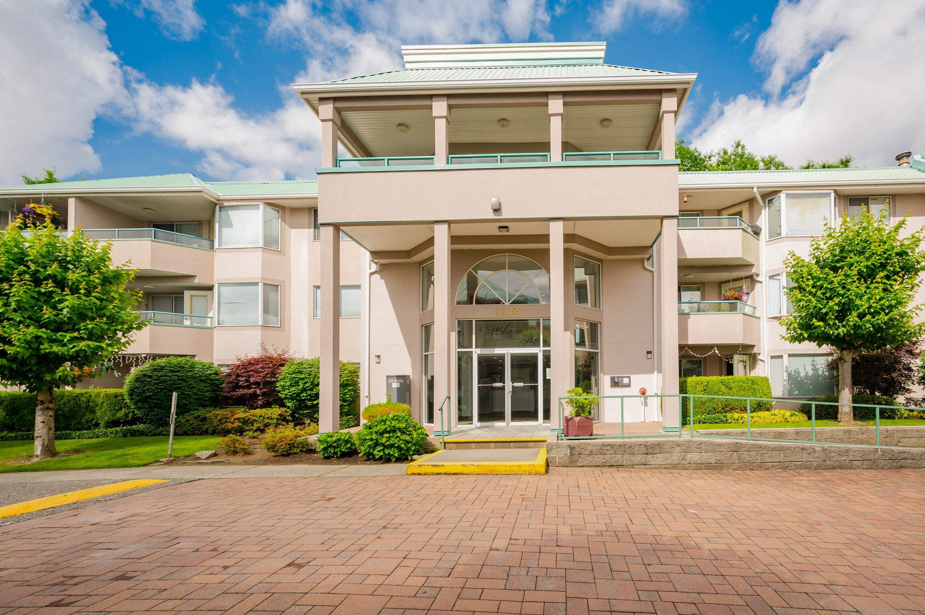 Main Photo: 314 33165 OLD YALE Road in Abbotsford: Central Abbotsford Condo for sale in "Sommerset Ridge" : MLS®# R2808226