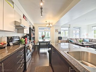 Photo 5: 104 5692 KINGS Road in Vancouver: University VW Condo for sale in "O'Keefe" (Vancouver West)  : MLS®# V1049459