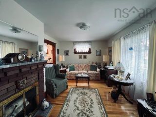 Photo 6: 53 Richardson Avenue in Sydney: 201-Sydney Residential for sale (Cape Breton)  : MLS®# 202320228
