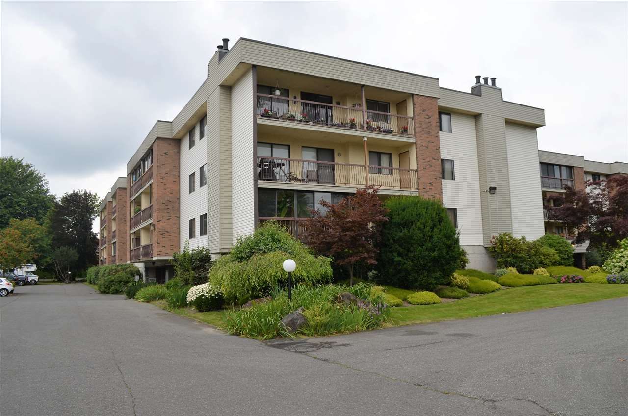 Welcome to Phoenixdale One, a very well kept building. Perfect for adult living with a 19+ age restriction and no pets or rentals allowed. Located close to shops and restaurants on a large landscaped property.